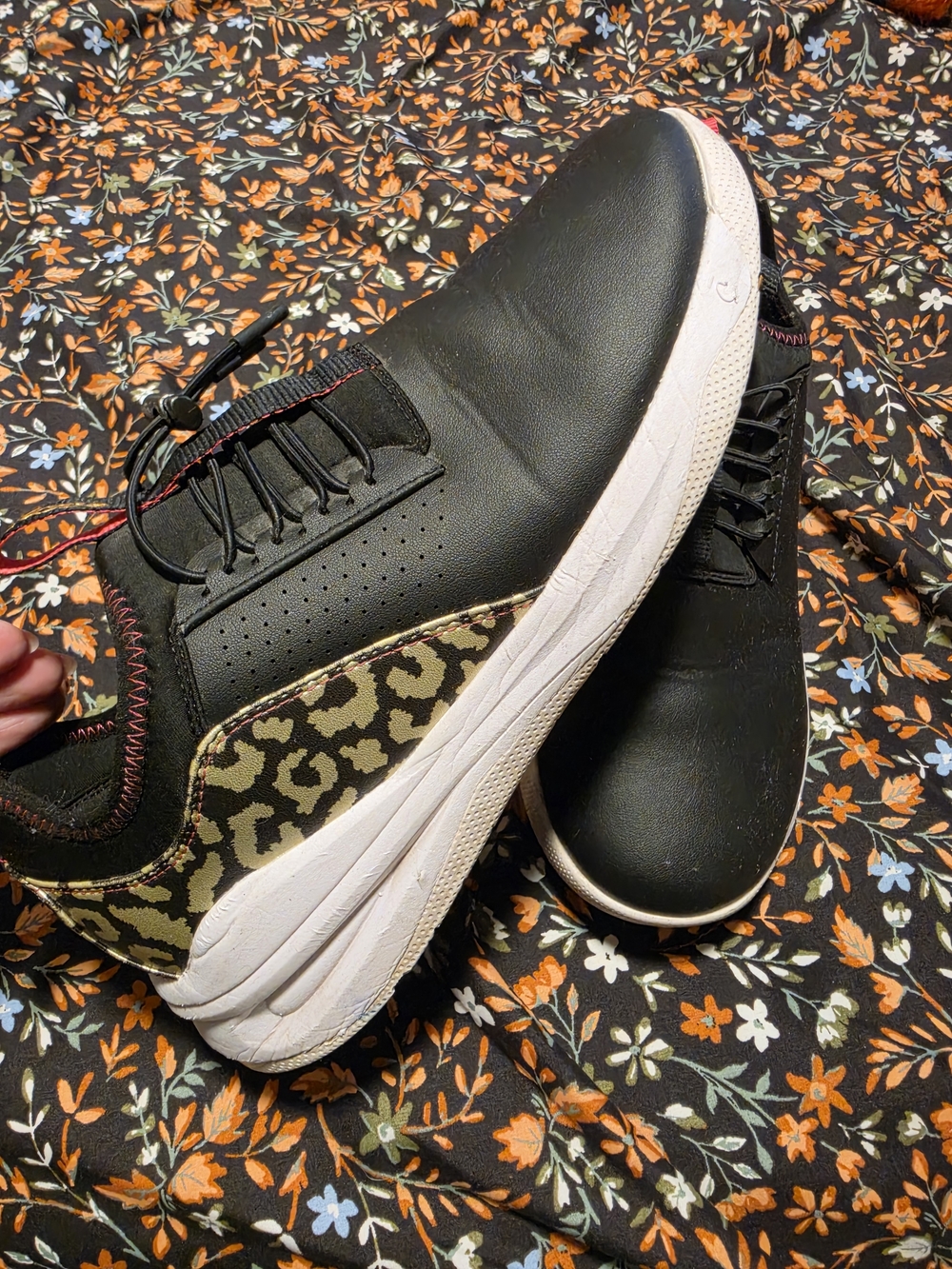 Clove Women’s Black Sneakers with Subtle Red Trim - Picture 2 of 5